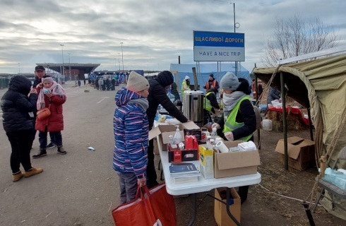 Uchodźca wypełni ankietę, by z powodów humanitarnych nie płacić za nocleg i jedzenie