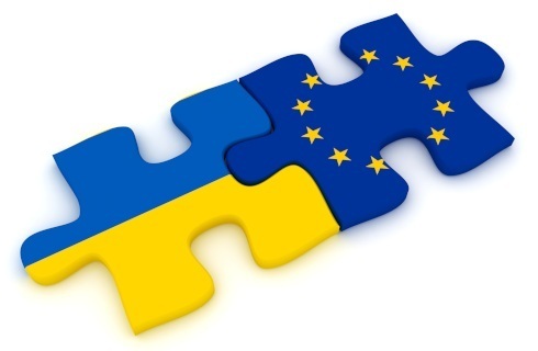 Zwolnienie z cła i VAT pomocy dla Ukrainy przedłużone na 2025 r.