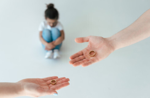 Niealimentacja białych kołnierzyków - z dzieckiem na Malediwy, ale na konto byłej ani grosza