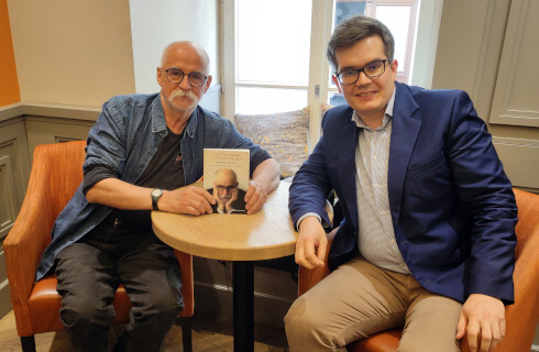 Sędzia z Dąbrowy Górniczej wylicytował wywiady z sędzią Gudowskim