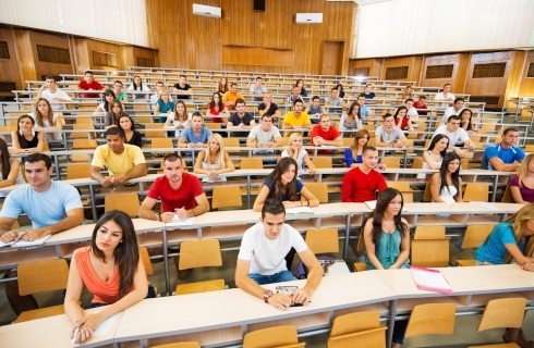 Czym kierują się maturzyści przy wyborze uczelni?