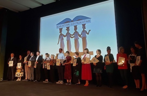 fundacja powszechnego czytania kariatyda czytelnictwa 2022
