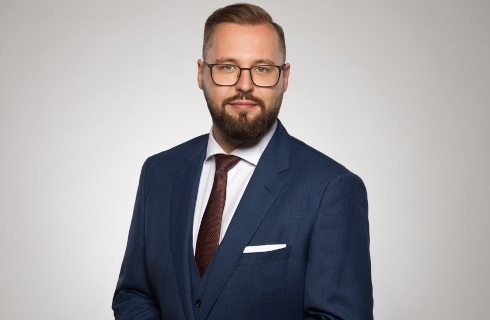 Inflacja szybuje, ceny materiałów budowlanych rosną, a zmiana kontraktów nie taka prosta