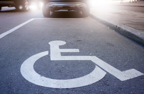 miejsce parkingowe dla niepelnosprawnych
