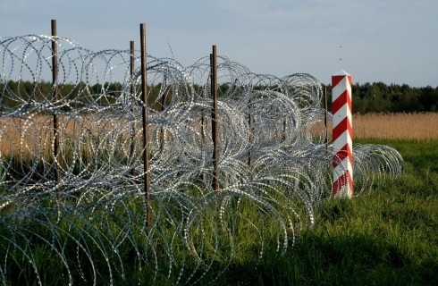 Concertina na granicy to dodatkowe obowiązki i wydatki dla gmin