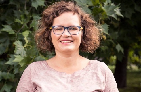 Projekt ustawy o asystencji wpuszcza do systemu seniorów, jest ryzyko, że usługa trafi głównie do nich