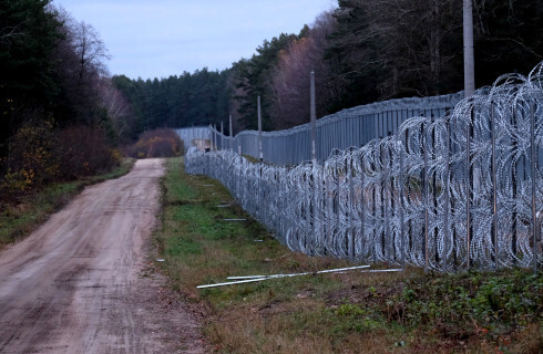 Strażnik graniczny może zatrzymanemu cudzoziemcowi odebrać telefon