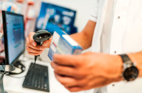 Niektóre leki w internecie zbyt łatwo dostępne, ale zmian na razie nie będzie