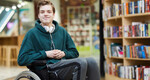 niepelnosprawny na wozku biblioteka
