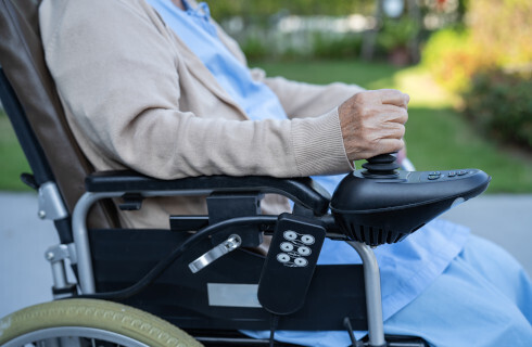 niepelnosprawny na wozku