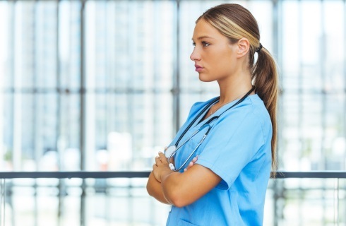 Sąd apelacyjny potwierdza - pensja pielęgniarki może zależeć od wykształcenia