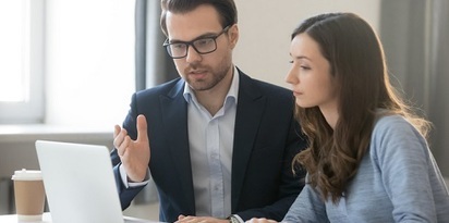 fundacja rodzinna komputer laptop