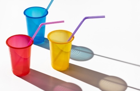 Opłata za plastik na paragonie – są dwie możliwości