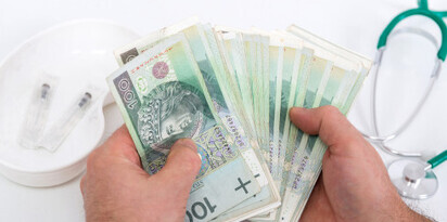 stetoskop pieniadze zlotowki