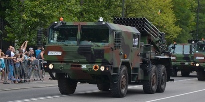 wojsko parada wyrzutnia rakiet