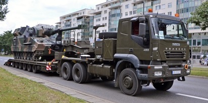 wojsko parada ciezarowka czolg