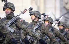 wojsko zolnierze parada marsz