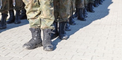 wojsko zolnierze nogi buty