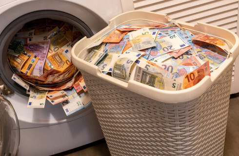 aml pranie euro pieniadze