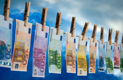 aml pranie euro pieniadze