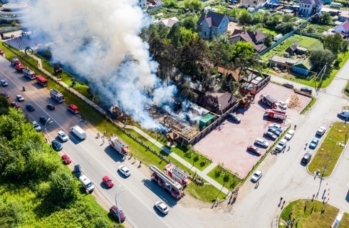 pozar dym magazyn hala straz pozarna