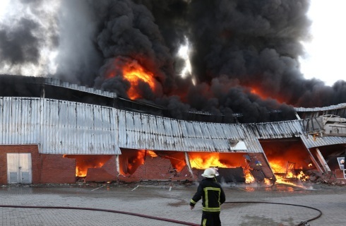 Poszkodowani w pożarze na Marywilskiej muszą udowodnić ubezpieczycielom wysokość szkody