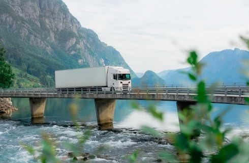 ciezarowka chlodnia most naczepa