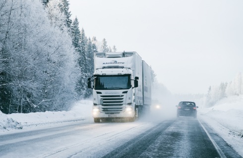 ciezarowka zima naczepa