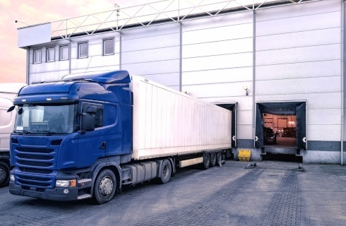 ciezarowka magazyn naczepa