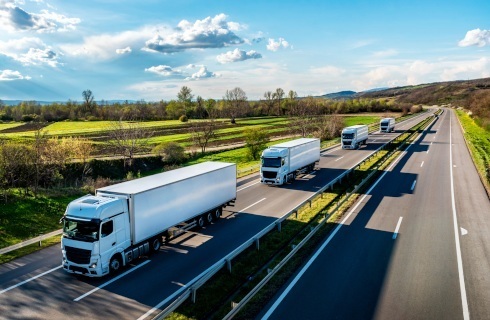 ciezarowki autostrada naczepy