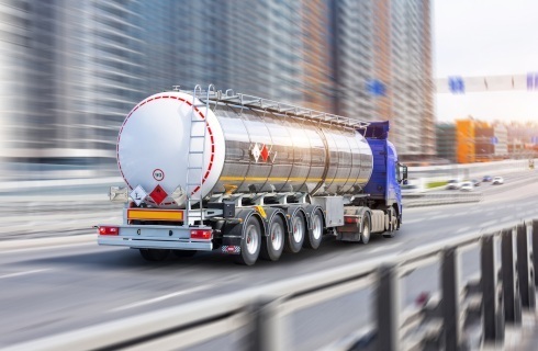 ciezarowka cysterna naczepa