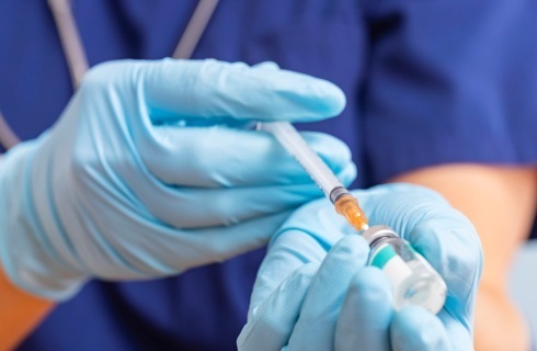 Bezpłatne szczepionki przeciw krztuścowi dla kobiet w ciąży - w aptekach braki