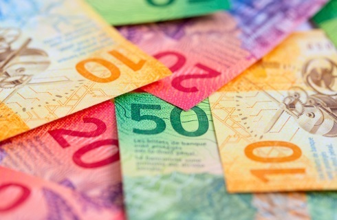 Banki wzywają frankowiczów do zwrotu kapitału kredytu i przerywają bieg przedawnienia