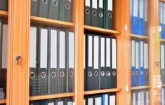 dokumenty segregatory szafka