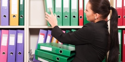 dokumenty segregatory polka kobieta 00004ck