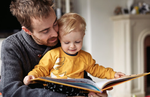 dziecko chlopiec tato ksiazka