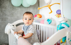 dziecko niemowlak lozeczko