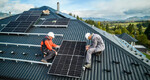 panele sloneczne dom dach montaz