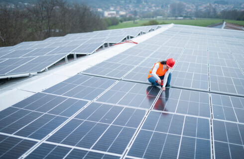 panele sloneczne dom dach montaz