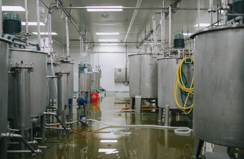 powodz zalanie fabryka