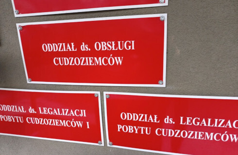 Cudzoziemcy wnioski o pobyt będą składać online - Prezydent podpisał ustawę