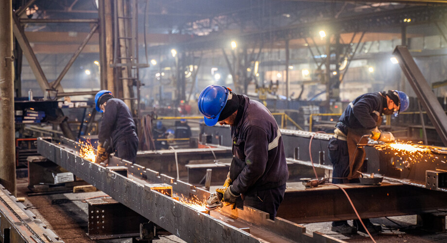 pracownicy przemyslowi metalowcy
