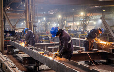 pracownicy przemyslowi metalowcy