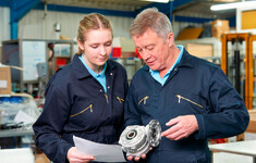 pracownicy przemyslowi