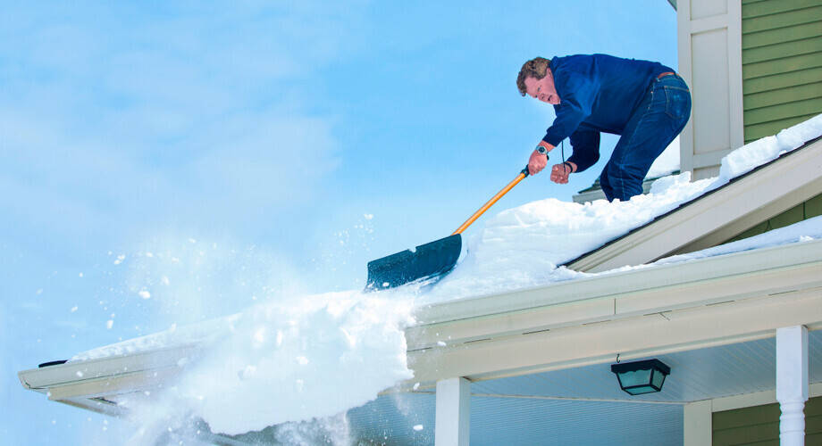 zima snieg dach odsniezanie