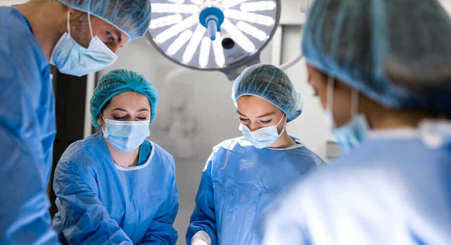 Konieczna zmiana wycen, bo szpitale do każdej pacjentki z rakiem piersi dopłacają kilka tysięcy złotych