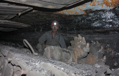 gornik kopalnia wiertlo