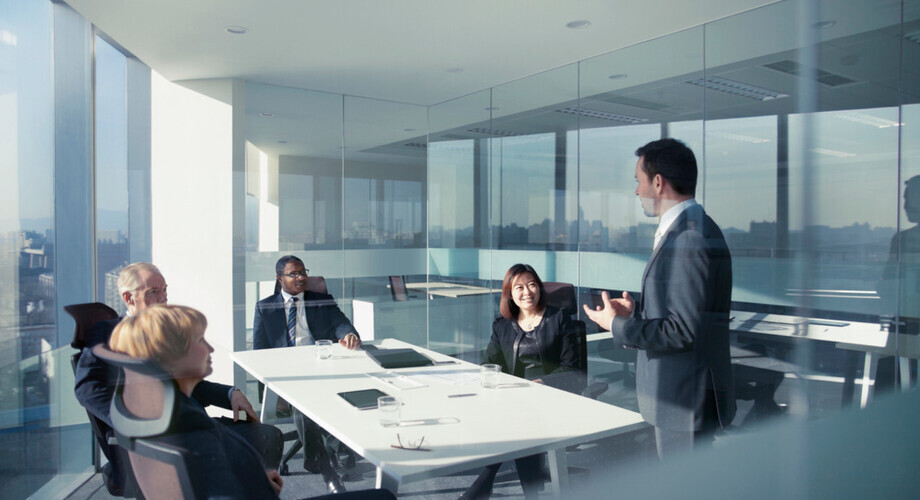 Nie można uzależniać przyjęcia do pracy, od "wydania" znajomych