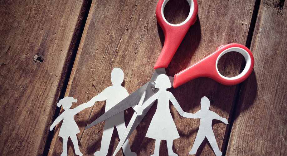 Tak - dla opieki naprzemiennej, nie - dla utrudniania kontaktów