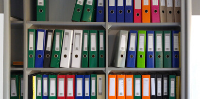 teczki segregatory dokumenty akta